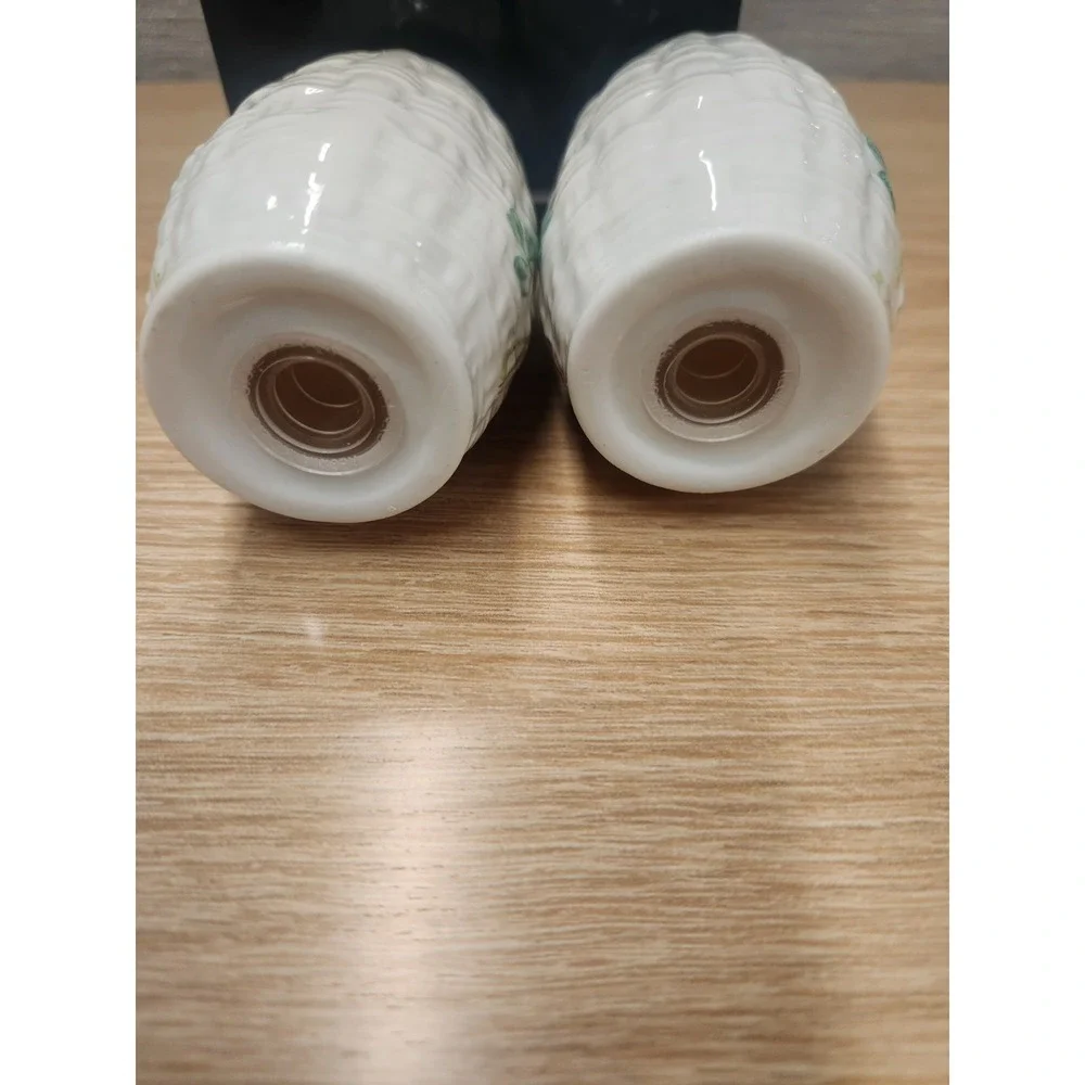 Belleek‎ Pottery Shamrock Salt & Pepper Shakers Set New With Original Box